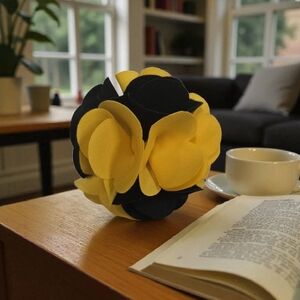 MEN'S ST.PATRICK LARGE YELLOW-BLACK LAYERED LAPEL PIN FLOWER. TLF